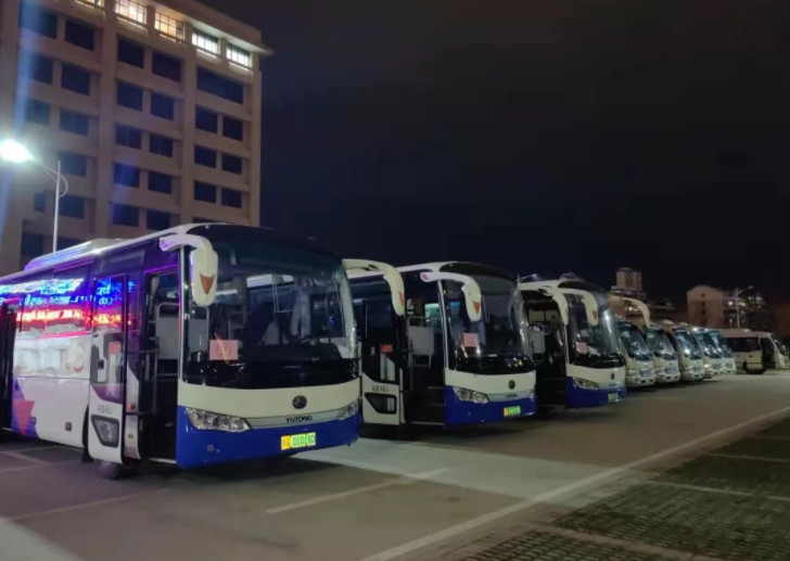 24萬瀏覽量!牛!《江西長(zhǎng)運(yùn)74臺(tái)大巴載著3800名“白衣天使”連夜馳援南昌》