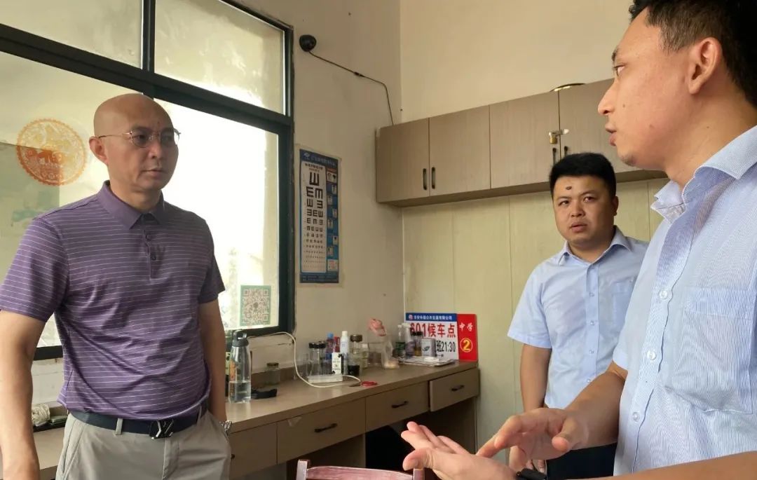 吉安公司:領(lǐng)導(dǎo)班子深入一線 開展車輛安全專項檢查