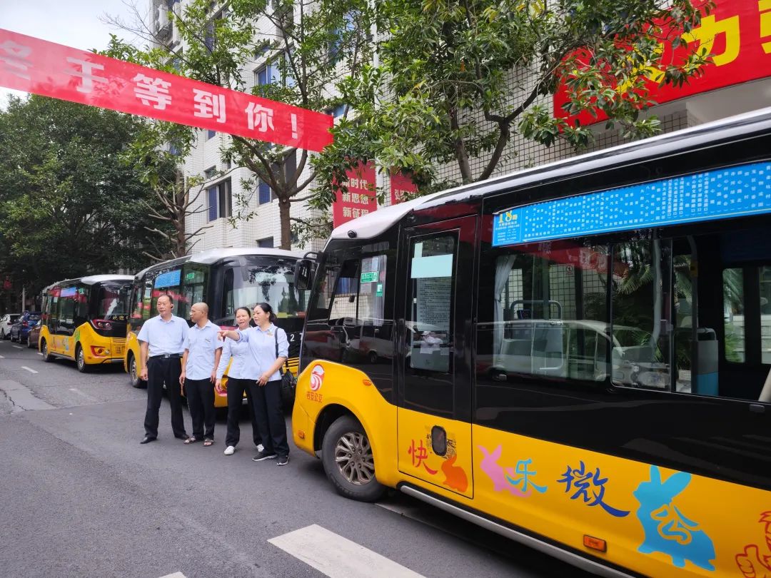 吉安公交:護(hù)航開學(xué)季 公交在行動