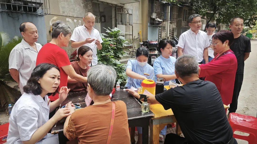 總部 江西長運工會聯(lián)合南昌市洪都中醫(yī)院開展科普義診活動