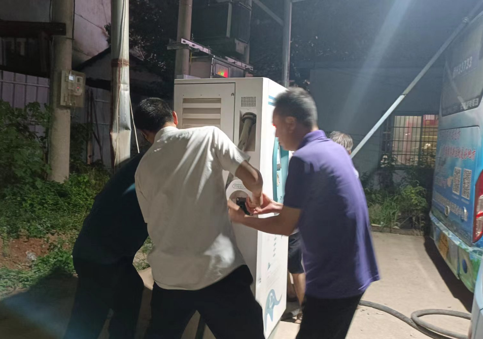 景德鎮(zhèn)長運(yùn):連夜搶修充電樁 保障正常運(yùn)營
