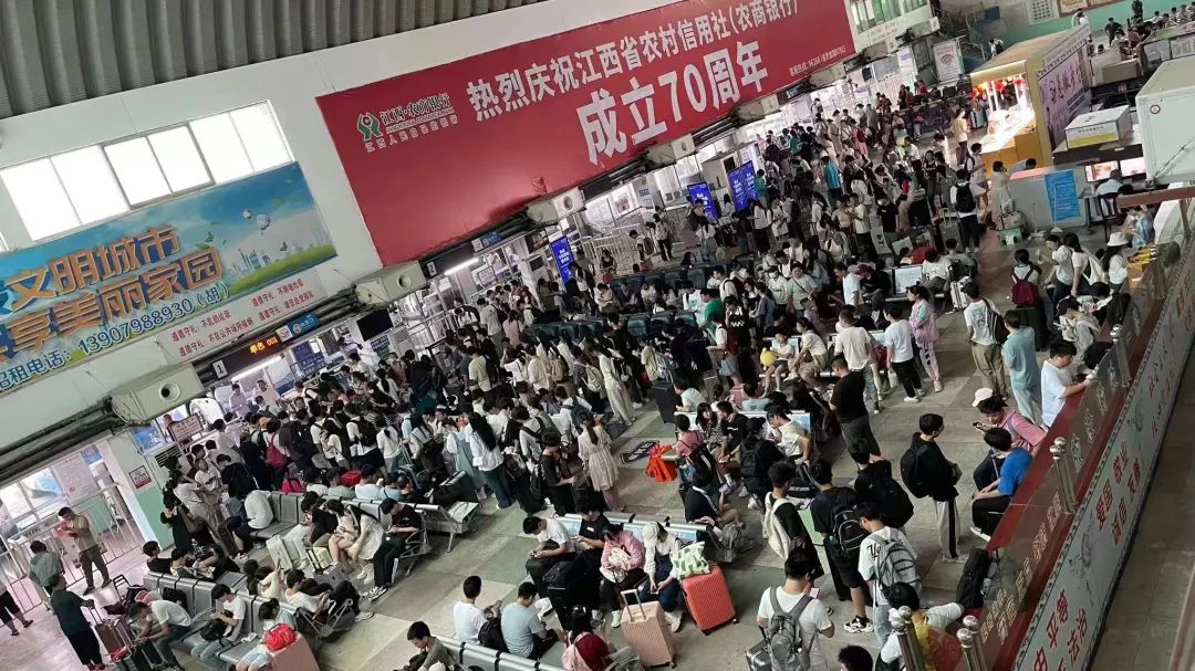 江西長運積極應對中秋、國慶客流高峰