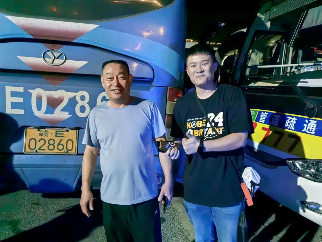 上饒汽運：司機(jī)拾金不昧 游客手機(jī)失而復(fù)得