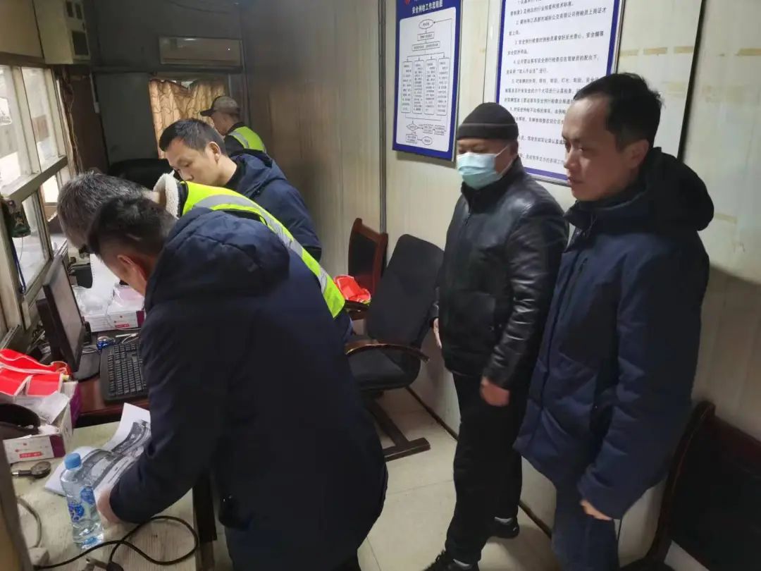 都市城際公交:全域旅游集散中心開展“兩會(huì)”期間安全隱患大排查工作