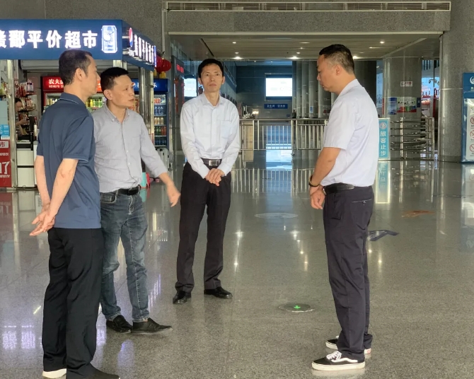 黃俊一行檢查南昌長(zhǎng)途汽車(chē)西站“五查五訪”問(wèn)題整改工作