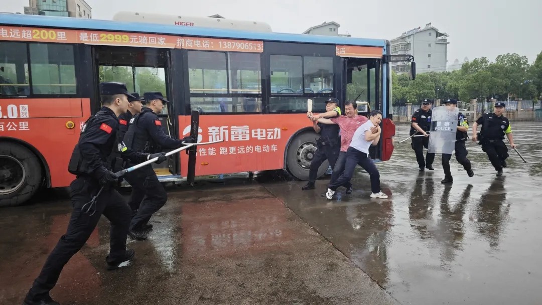 新余公交:開展2024年聯(lián)合反恐防暴演練活動(dòng)