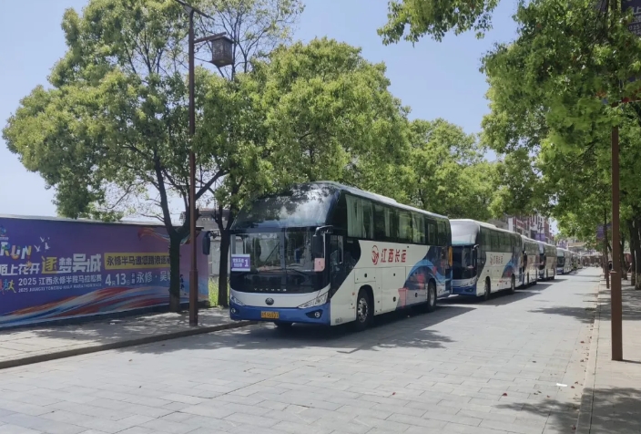 九江長(zhǎng)運(yùn)、都市城際公交：高效護(hù)航2025江西永修半程馬拉松