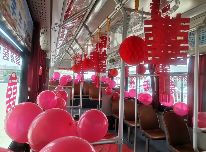 九江長運(yùn)：公交婚車 引領(lǐng)婚慶新時(shí)尚